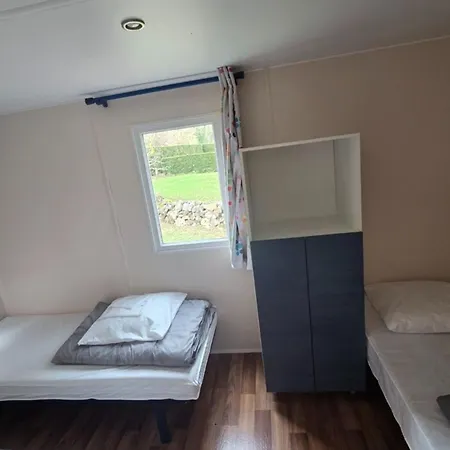 Campsite Mobil-home Confortable 4 Pers, Separees, Salon De Jardin Et Barbecue - Api-1-52-1348 *
