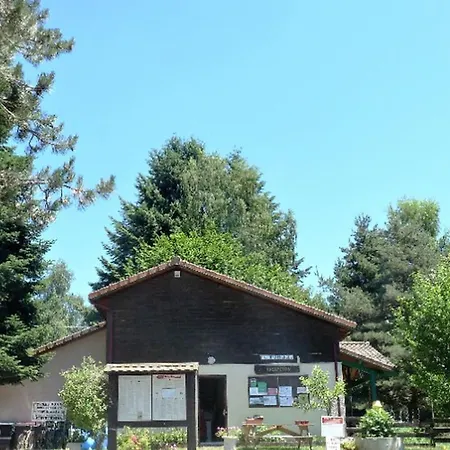 Mobil-home Confortable 4 Pers, Separees, Salon De Jardin Et Barbecue - Api-1-52-1348 * Champagnac-le-Vieux