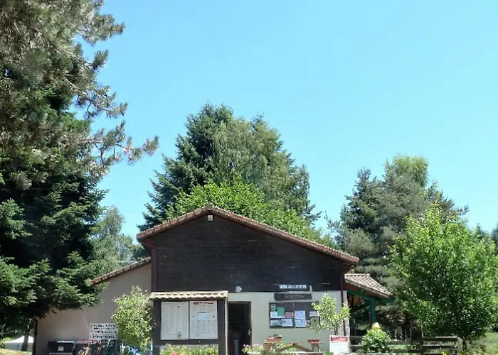 Mobil-home Confortable 4 Pers, Separees, Salon De Jardin Et Barbecue - Api-1-52-1348 * Champagnac-le-Vieux